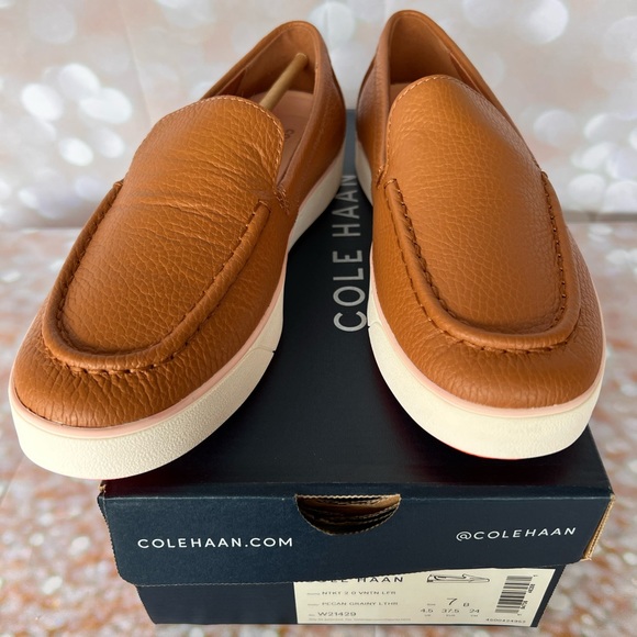 Cole Haan grainy leather size 7 new. - Picture 2 of 9